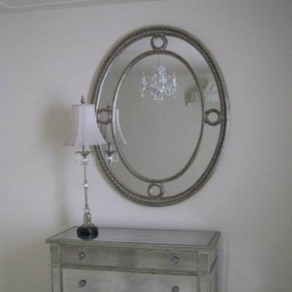 GORGEOUS SILVER OVAL MIRROR - Picture 2 of 3